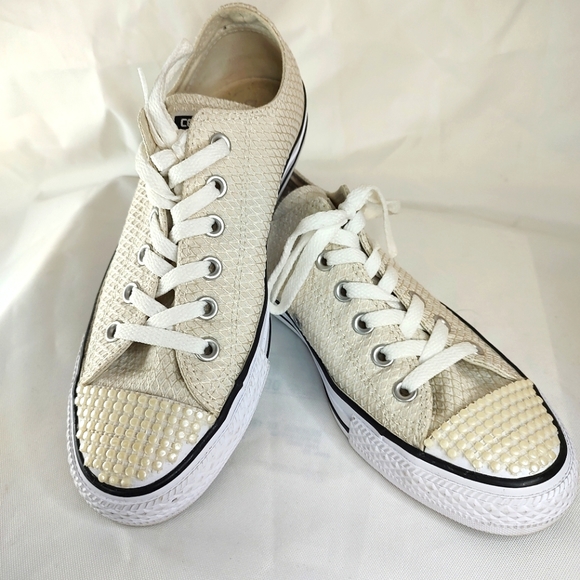 Converse Cream Woven •LOW TOP• Ladies Womens 8 Buff Sneakers. Bedazzled toe cap - Picture 1 of 6